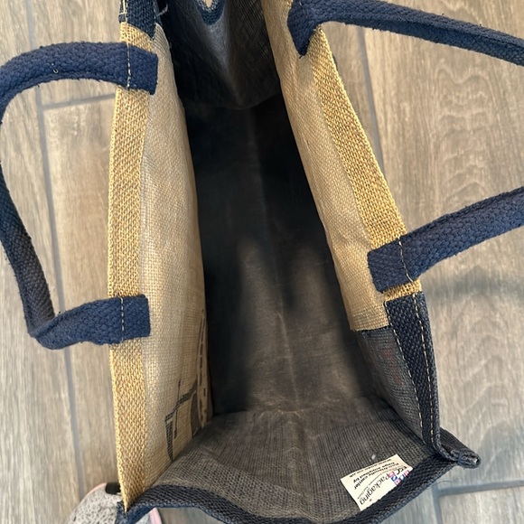 Brittania Royal Yacht canvas bag. Blue red and tan burlap. 13x12 without handles - Picture 3 of 4